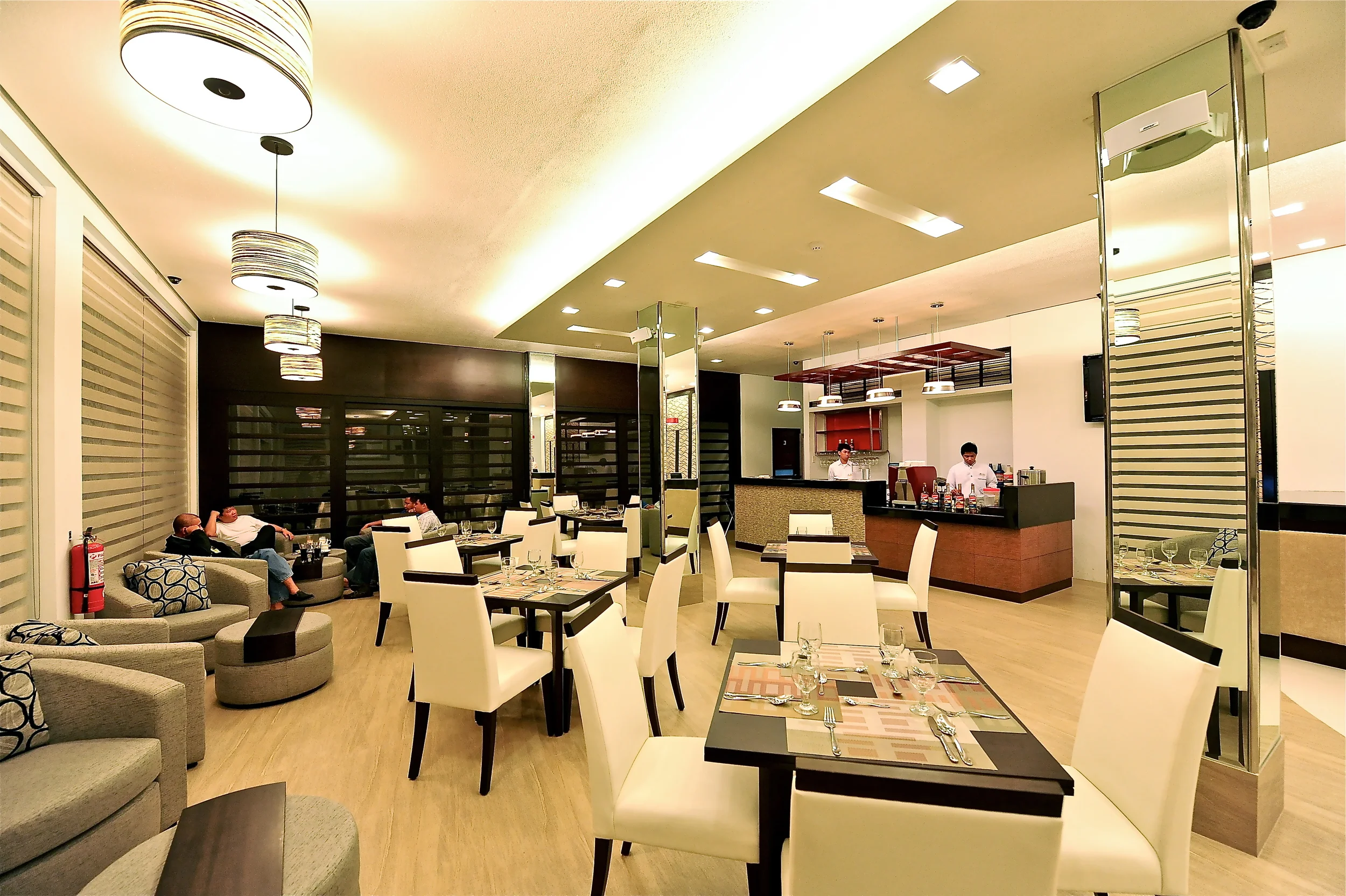 Casablance Suites - coffee shop - bar.jpg